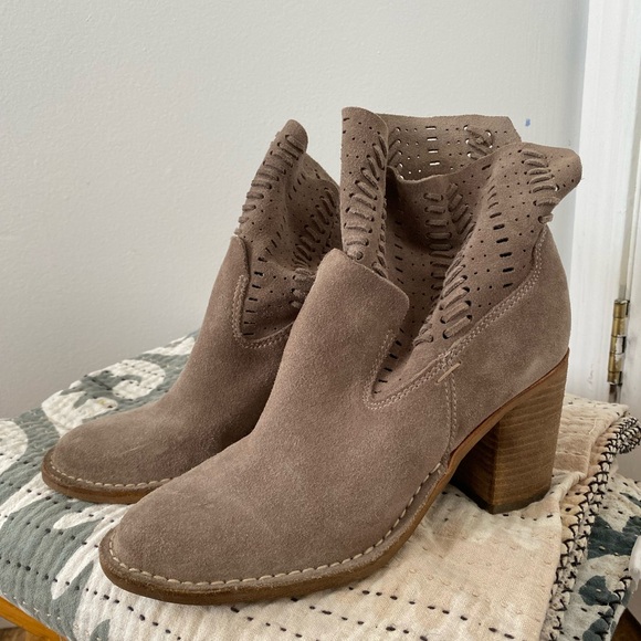 Light Suede Western Booties - Size 7.5 (Relaxed Fit) - Picture 3 of 4